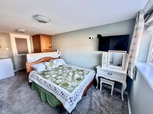 Photo 2- click for photo gallery